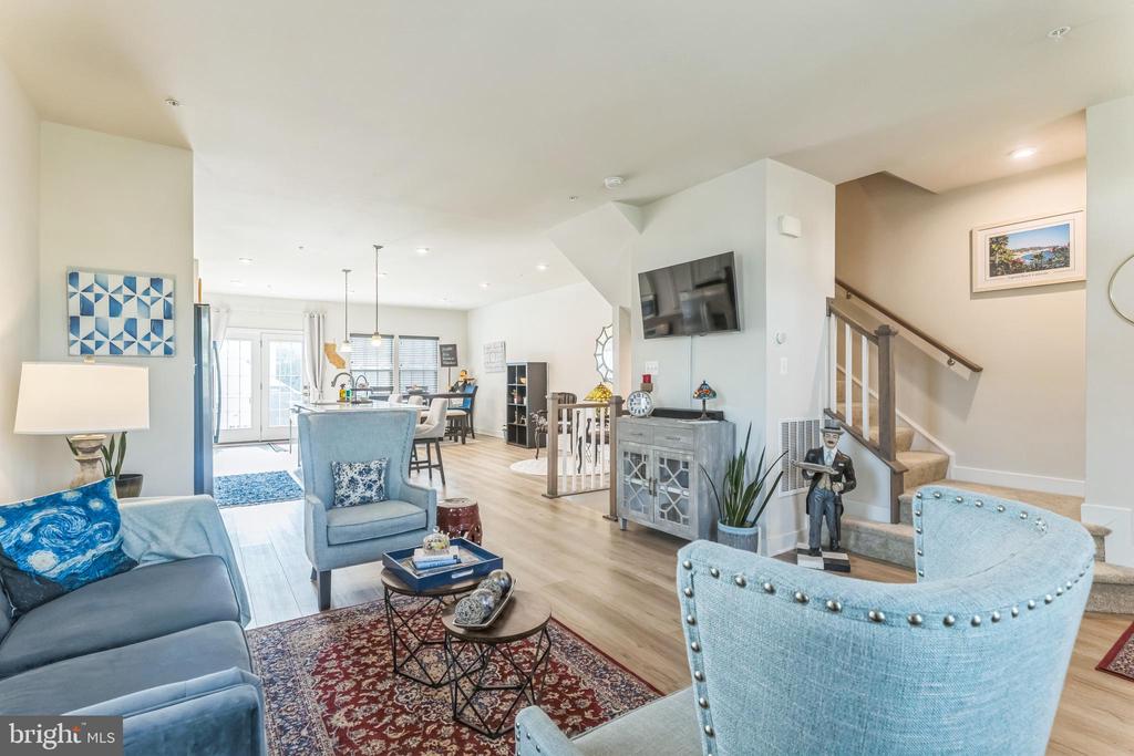 235 EDWIN RD