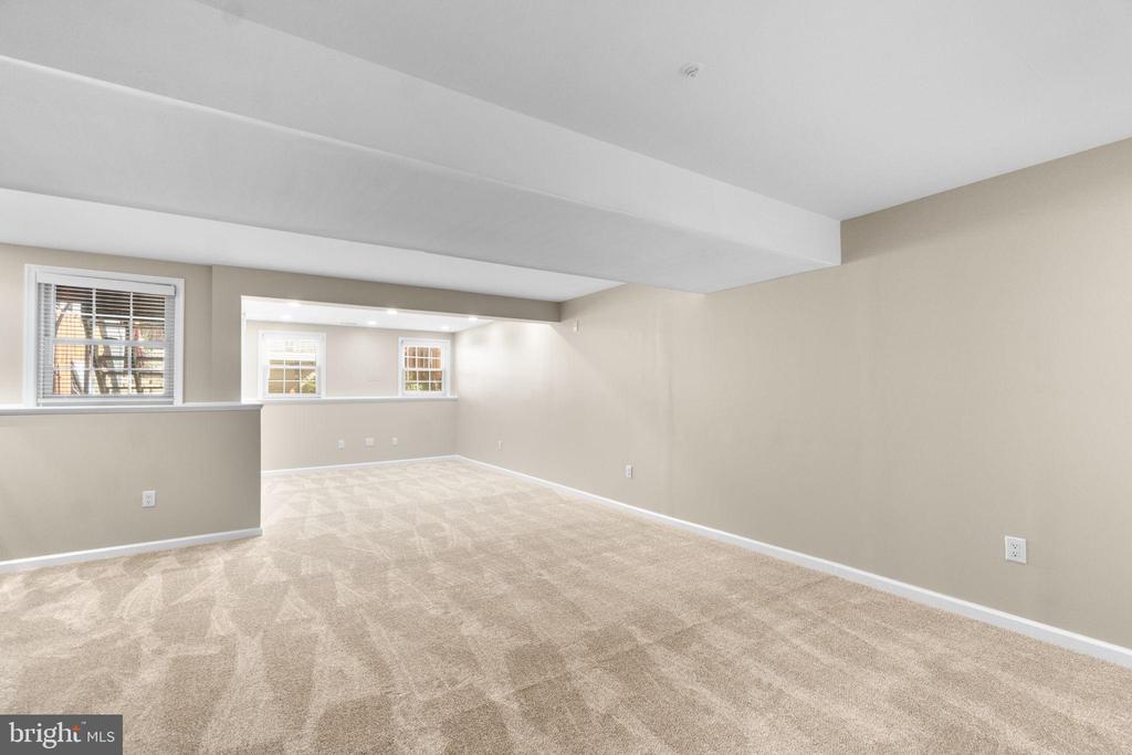 1619 COOPERS WAY