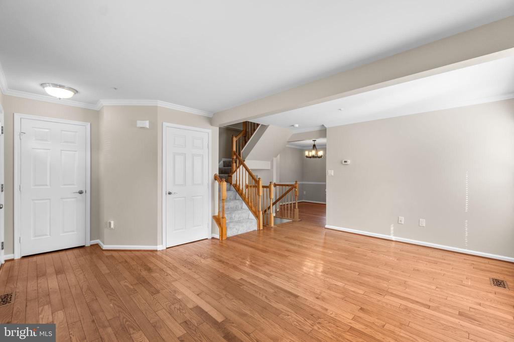1619 COOPERS WAY