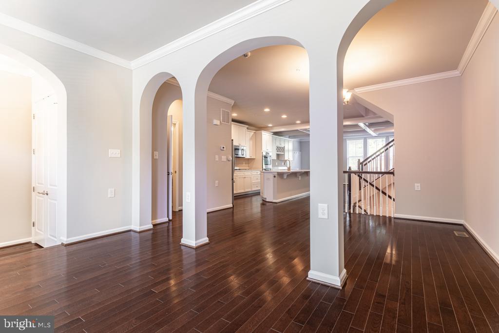6913 COUNTRY CLUB TERRACE