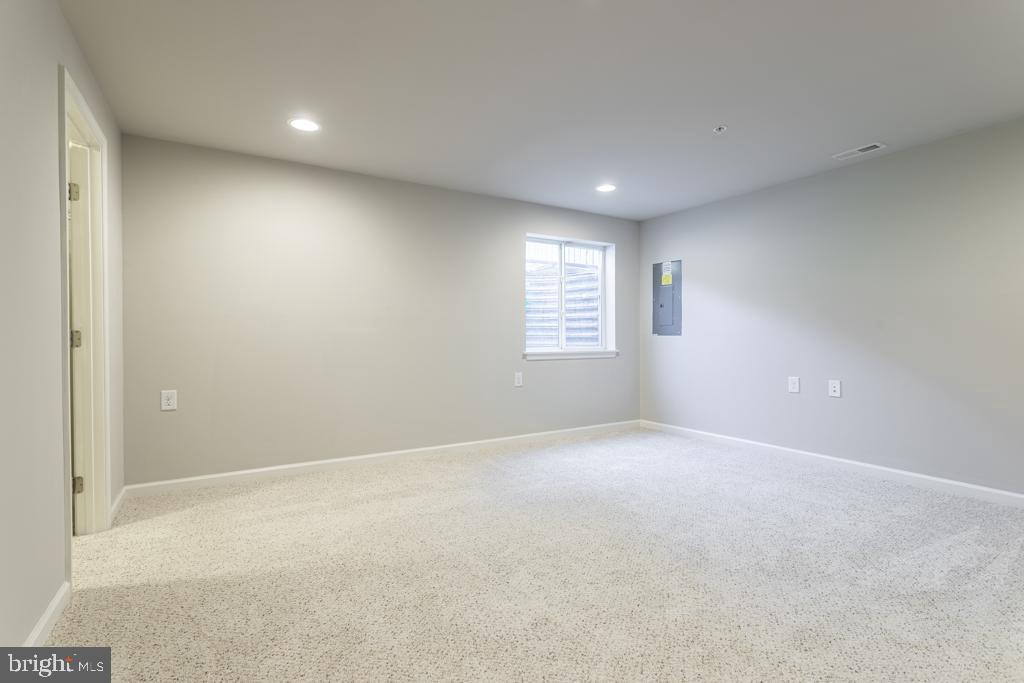 6913 COUNTRY CLUB TERRACE