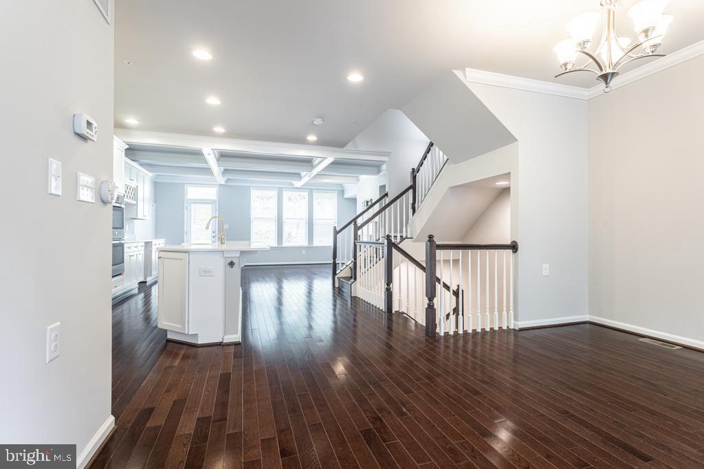 6913 COUNTRY CLUB TERRACE