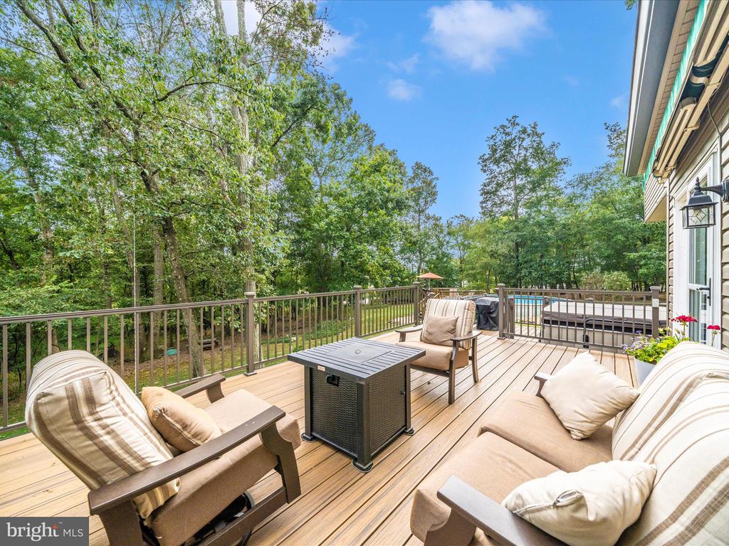 7813 OAK LEAF COURT
