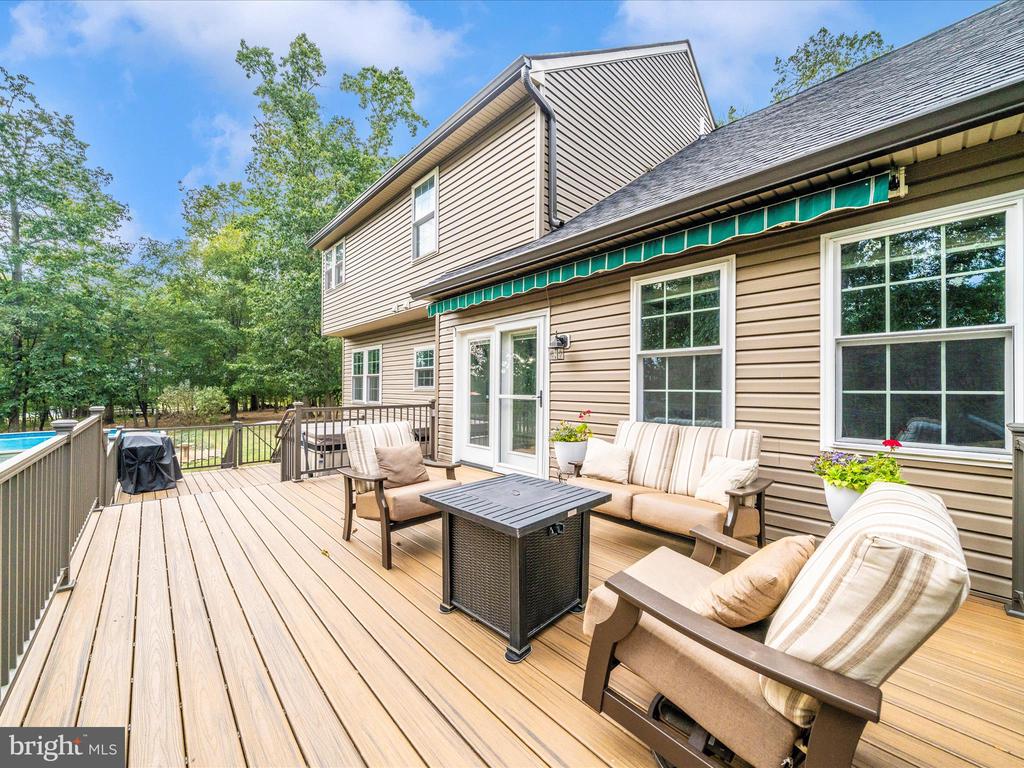 7813 OAK LEAF COURT