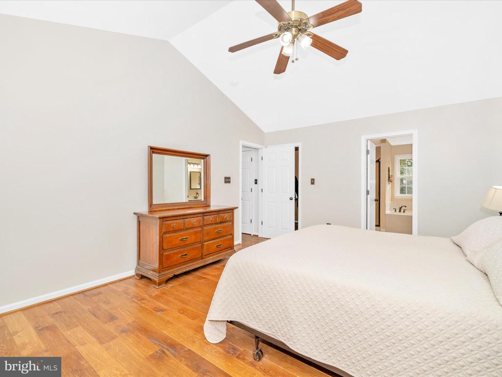7813 OAK LEAF COURT
