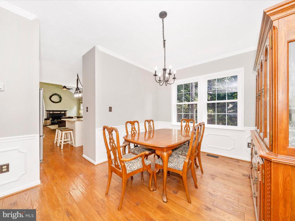 7813 OAK LEAF COURT