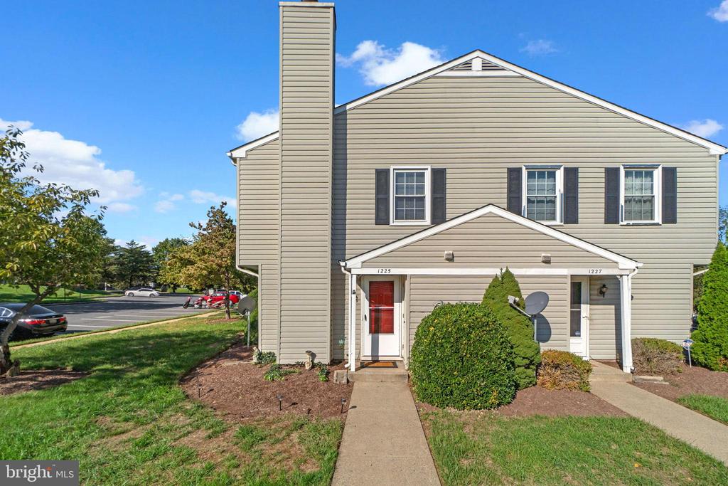 1225 DANIELLE DRIVE E 1225E