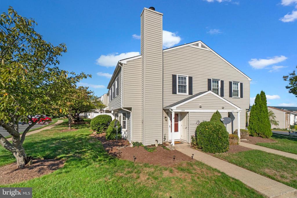 1225 DANIELLE DRIVE E 1225E
