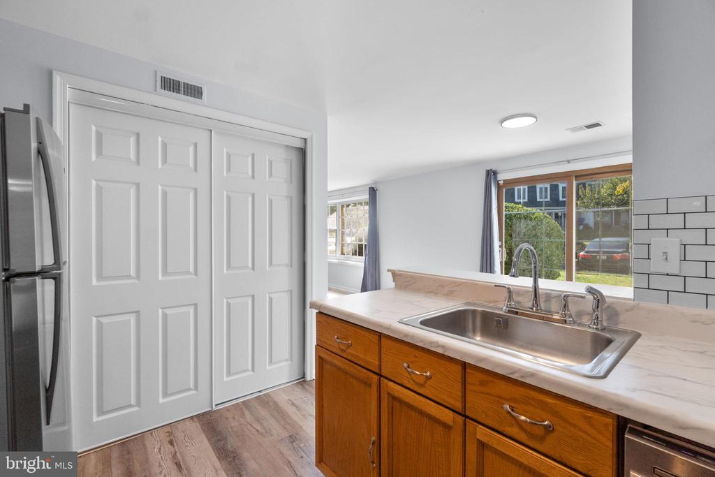 1225 DANIELLE DRIVE E 1225E