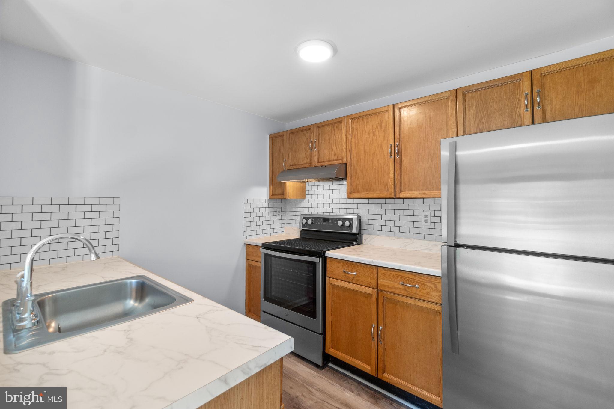 1225 DANIELLE DRIVE E 1225E