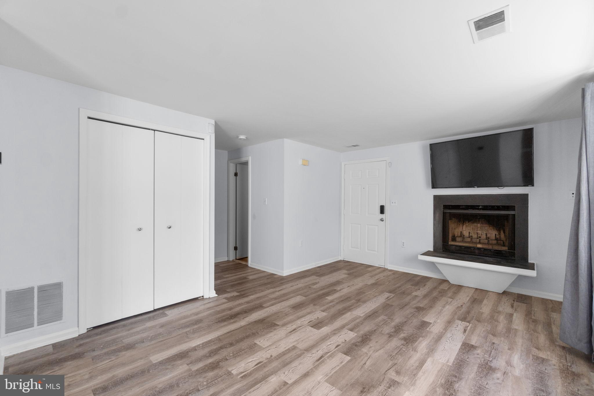 1225 DANIELLE DRIVE E 1225E