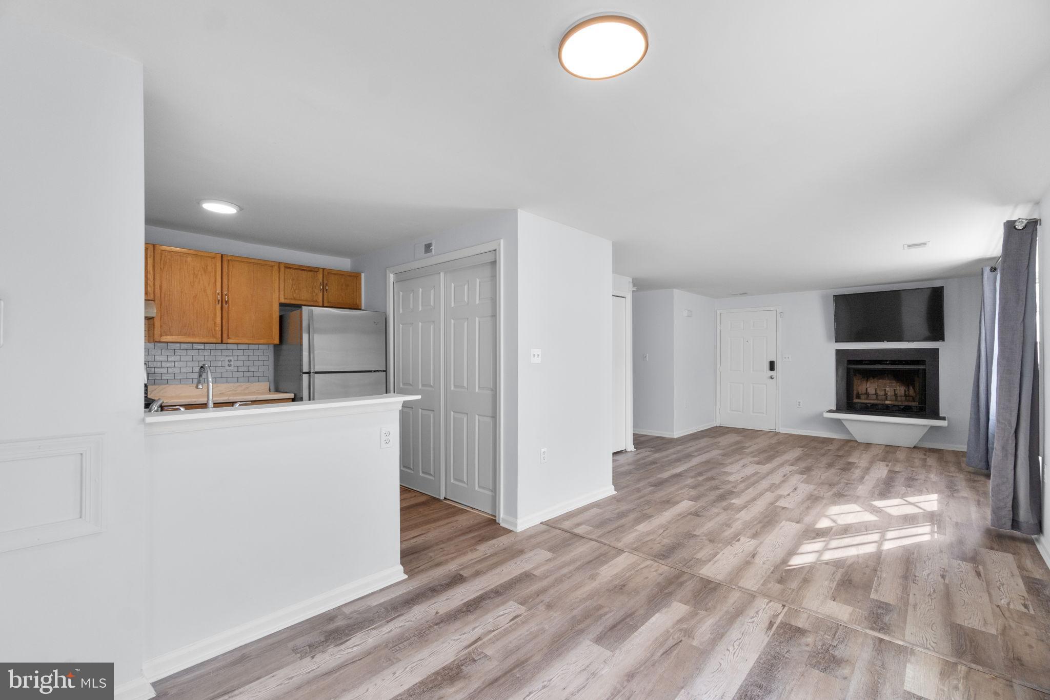 1225 DANIELLE DRIVE E 1225E