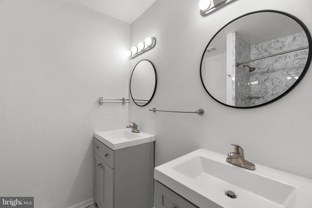 1225 DANIELLE DRIVE E 1225E