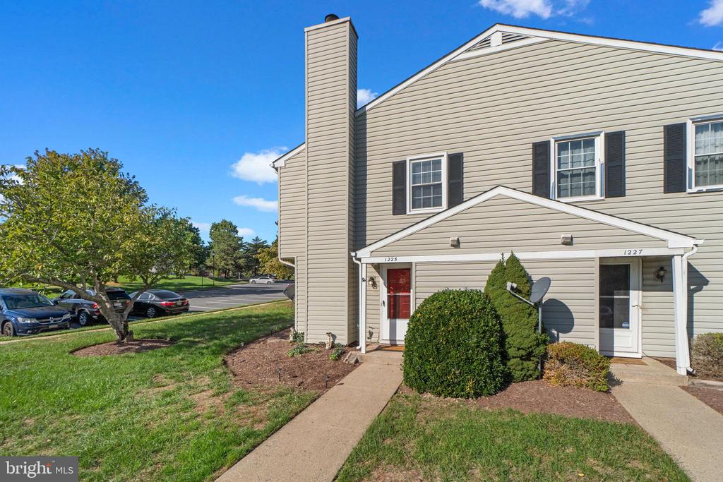 1225 DANIELLE DRIVE E 1225E