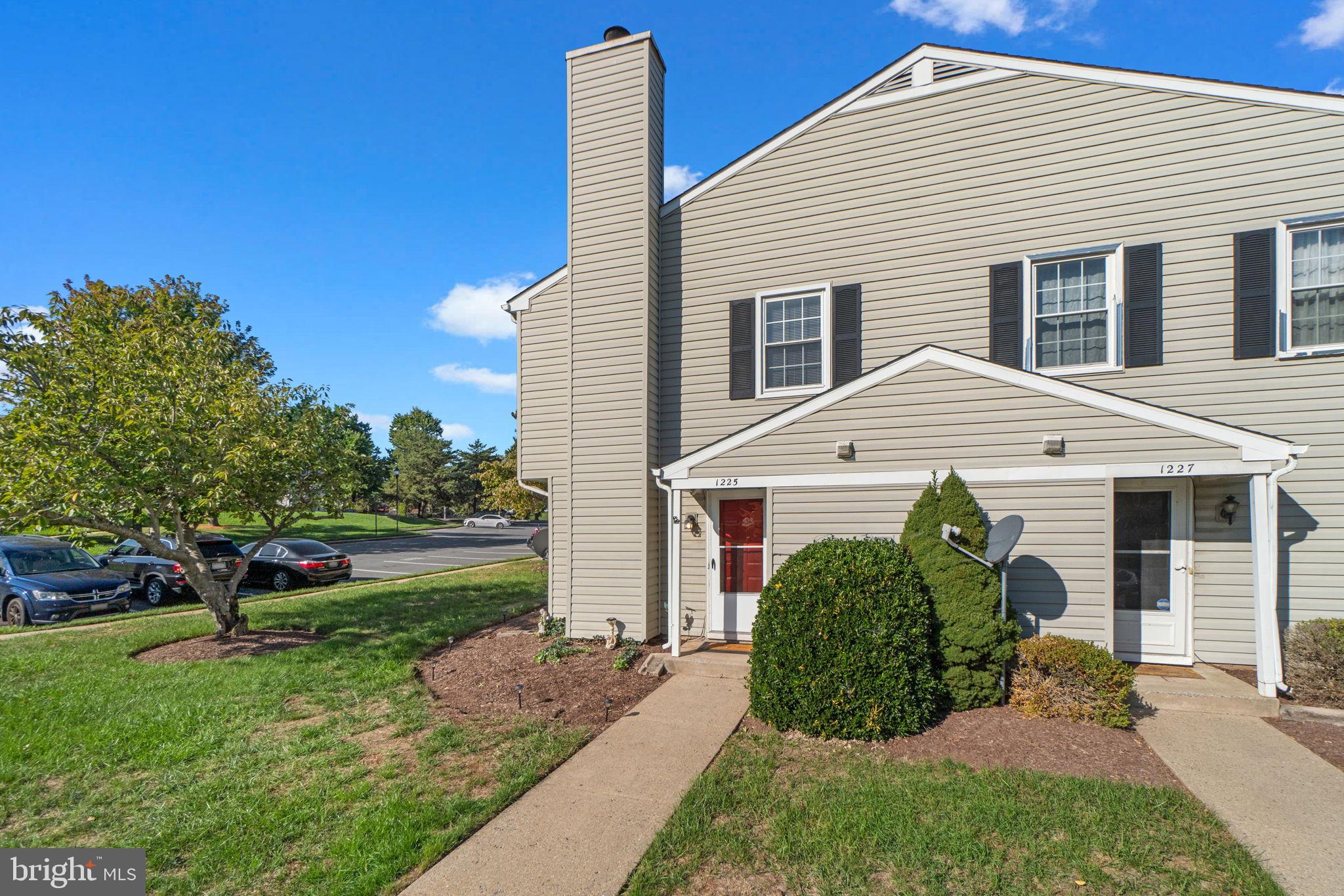 1225 DANIELLE DRIVE E 1225E