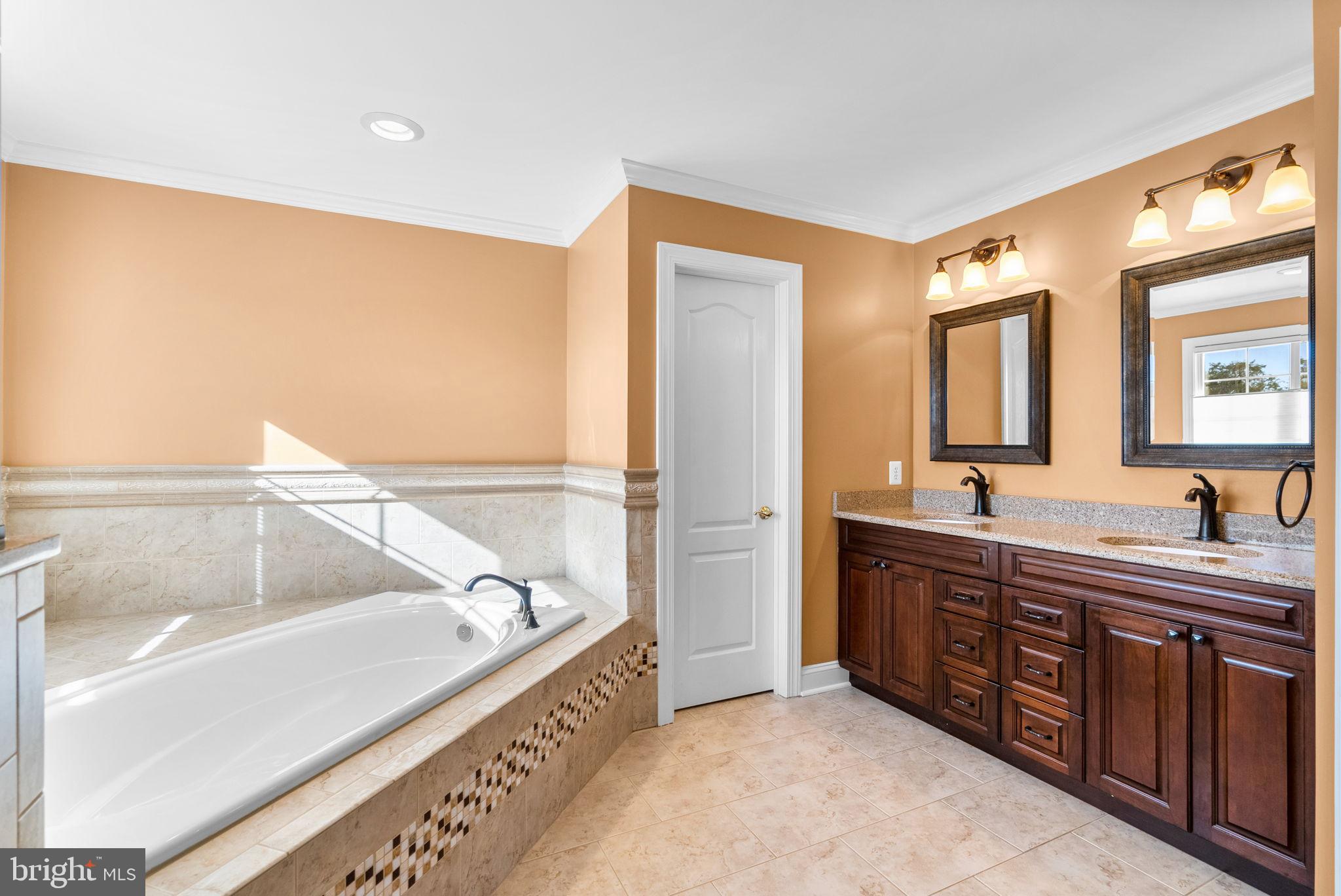 4257 BRIARWOOD COURT