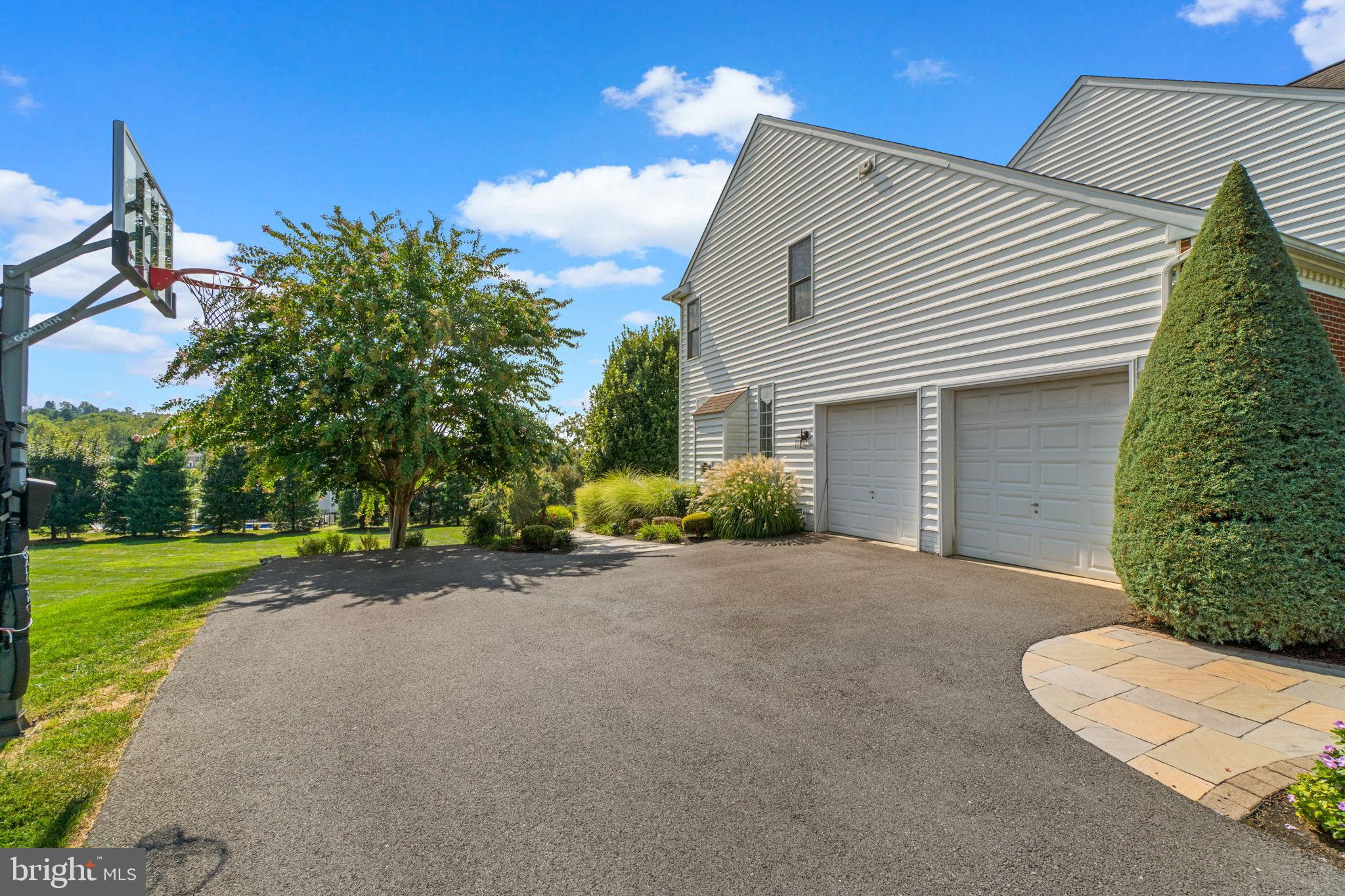 4257 BRIARWOOD COURT