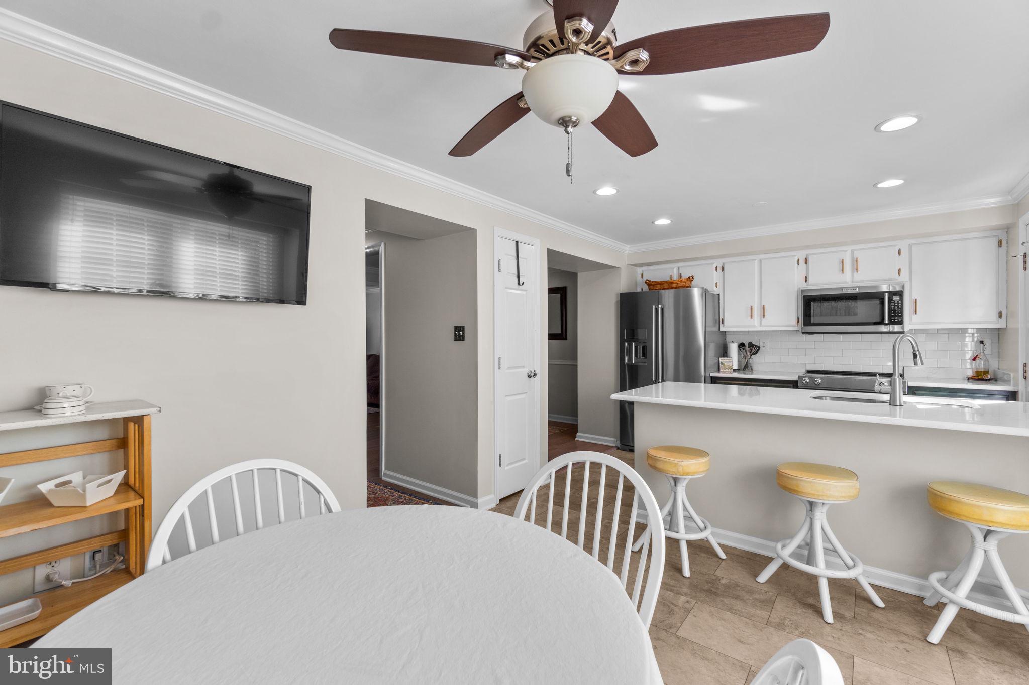 8033 HOLLOW REED COURT