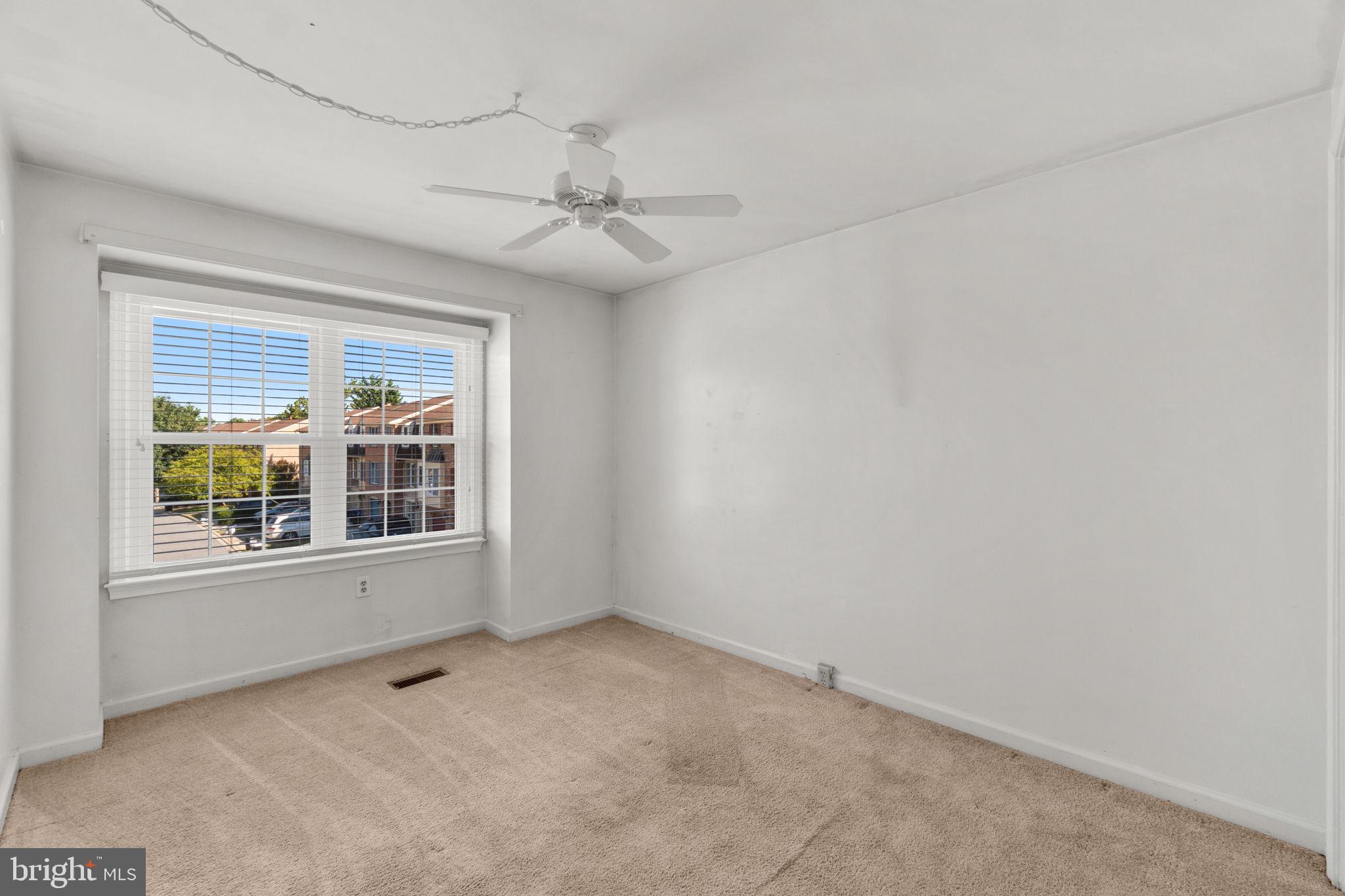 8033 HOLLOW REED COURT