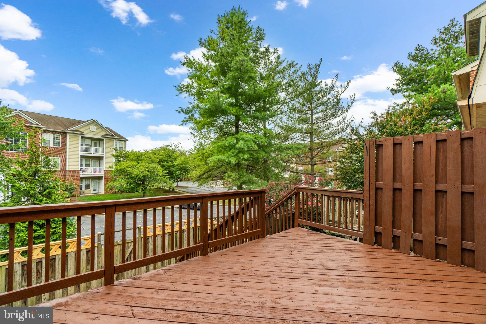 8033 HOLLOW REED COURT