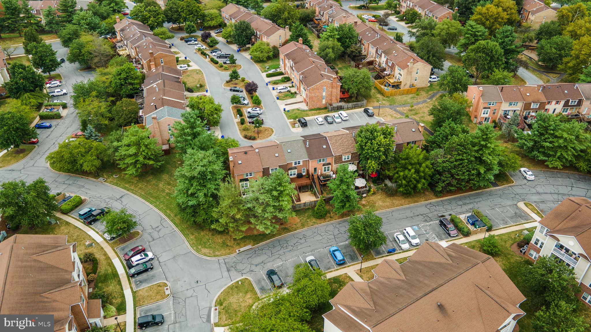 8033 HOLLOW REED COURT