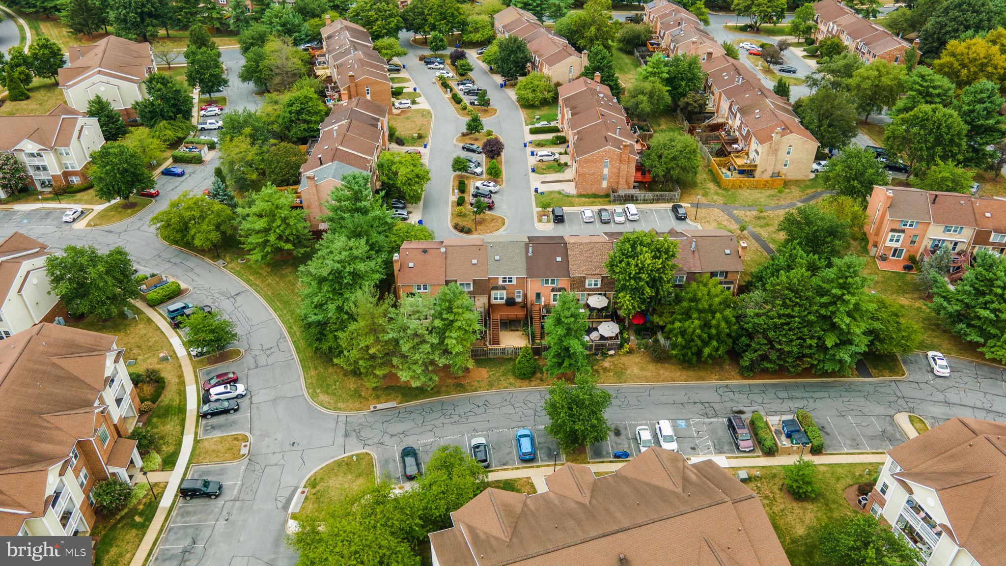 8033 HOLLOW REED COURT