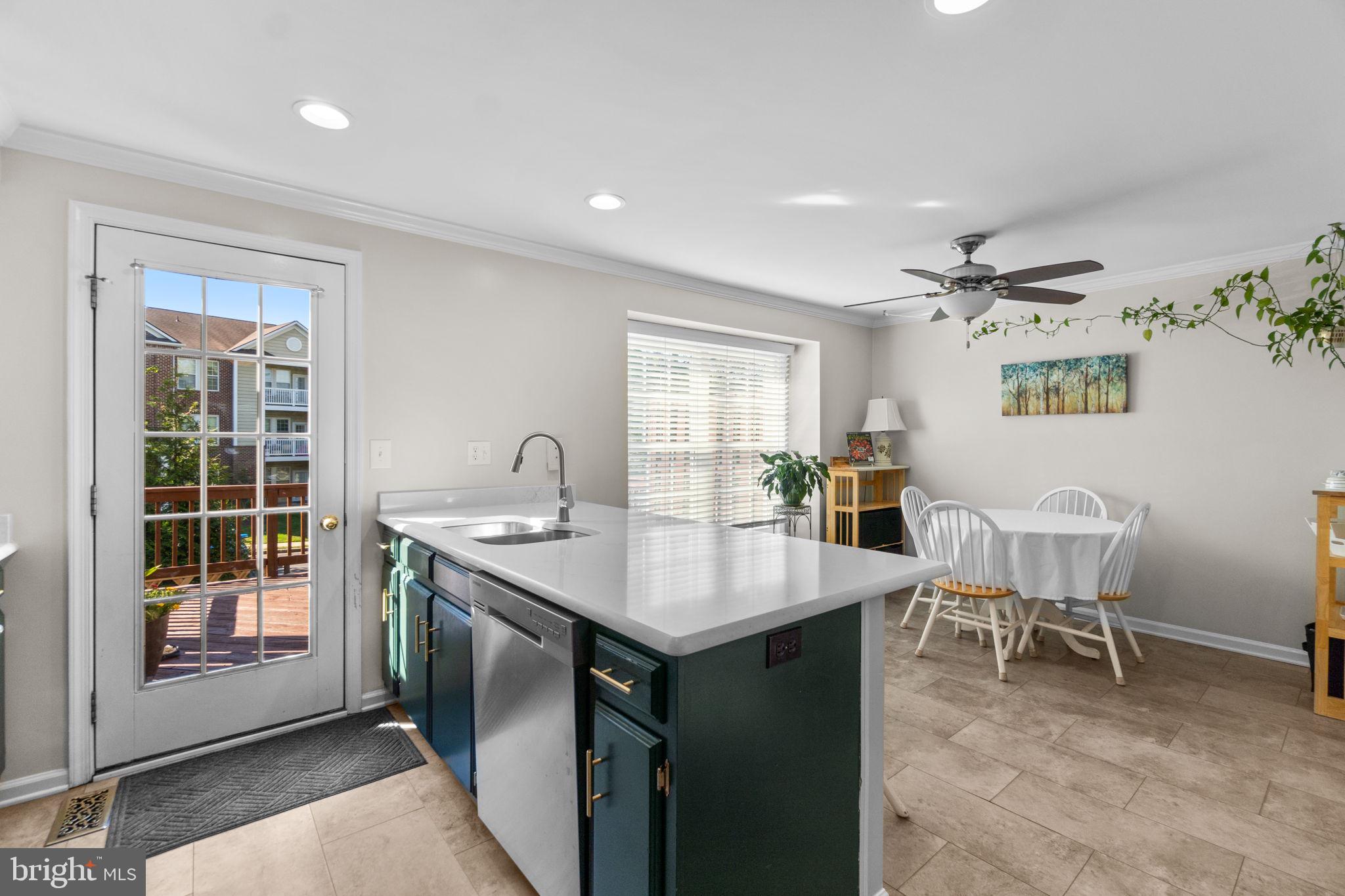 8033 HOLLOW REED COURT