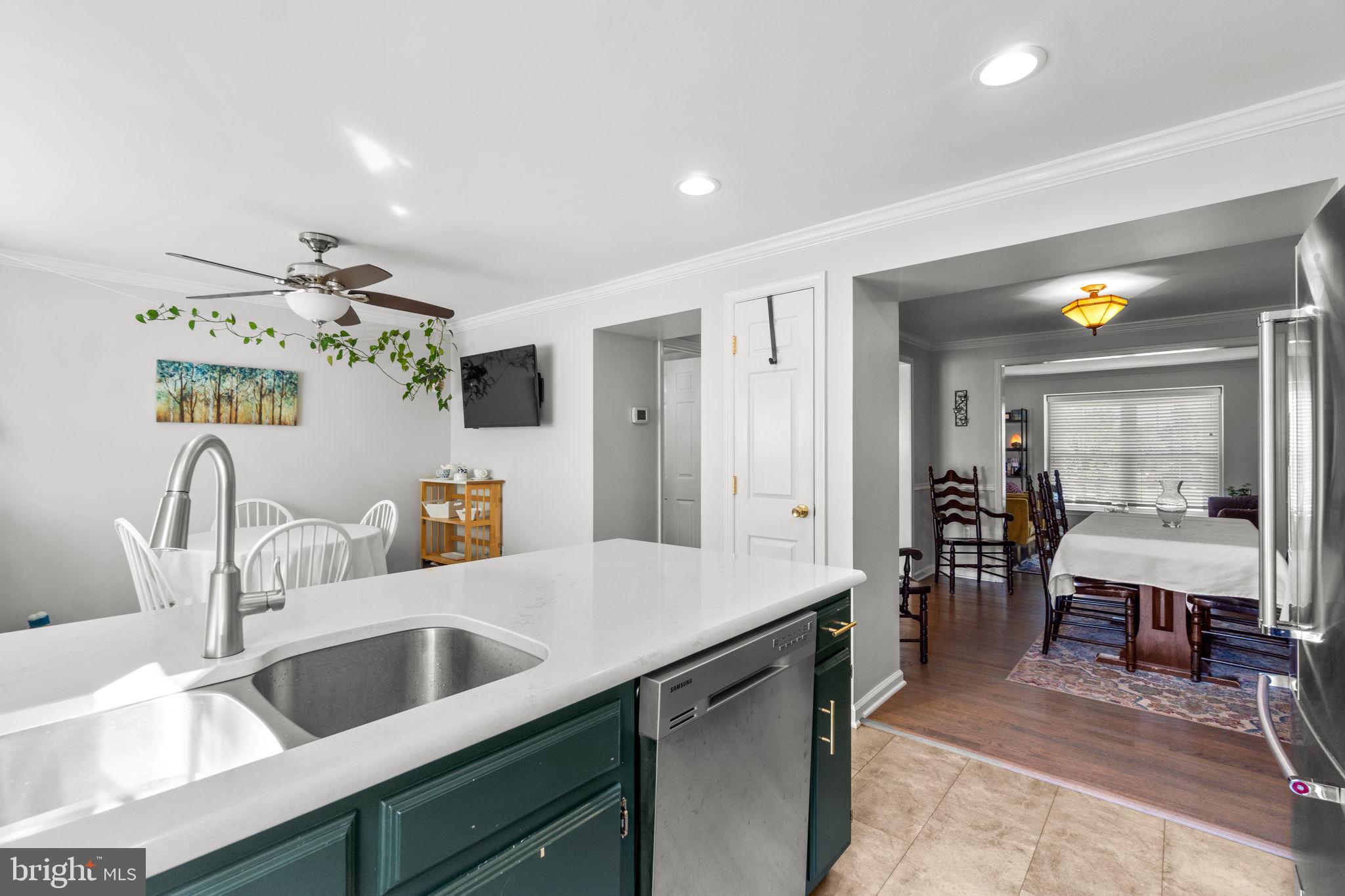 8033 HOLLOW REED COURT