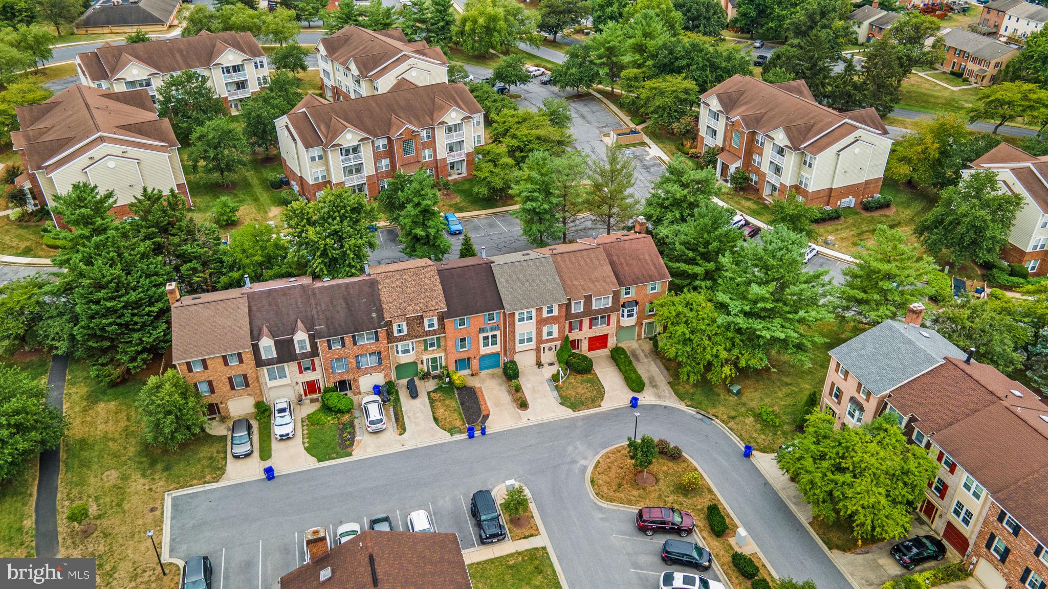 8033 HOLLOW REED COURT