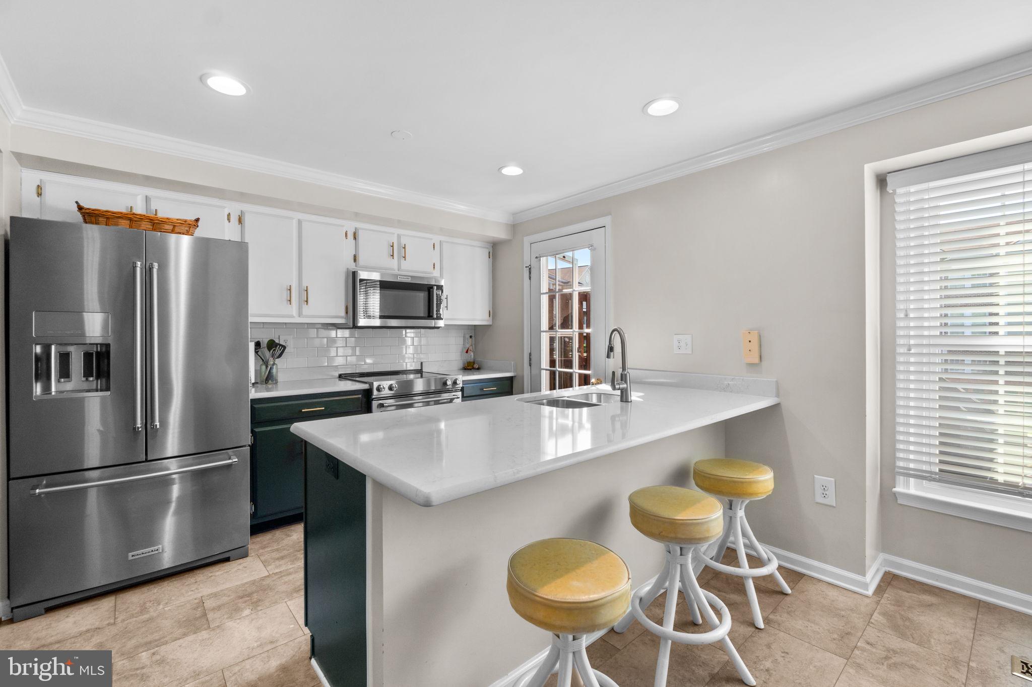 8033 HOLLOW REED COURT