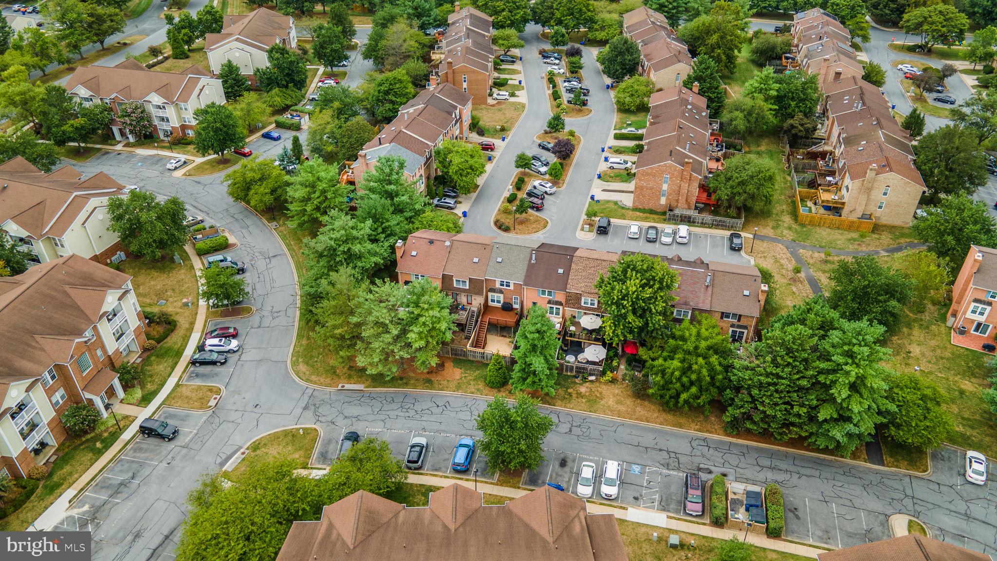 8033 HOLLOW REED COURT