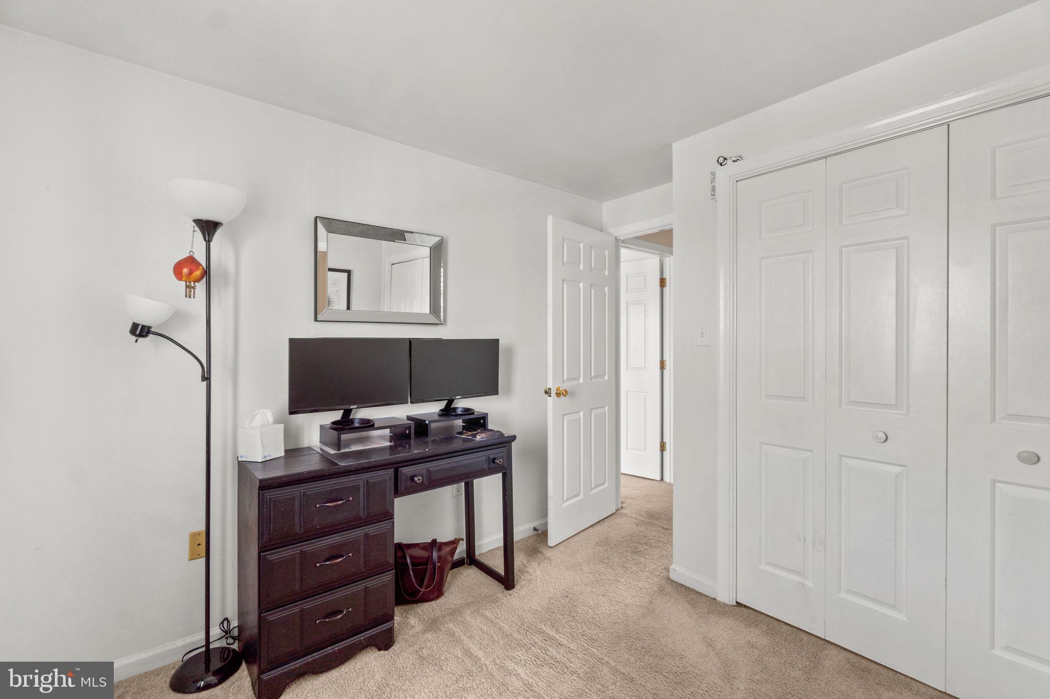 8033 HOLLOW REED COURT