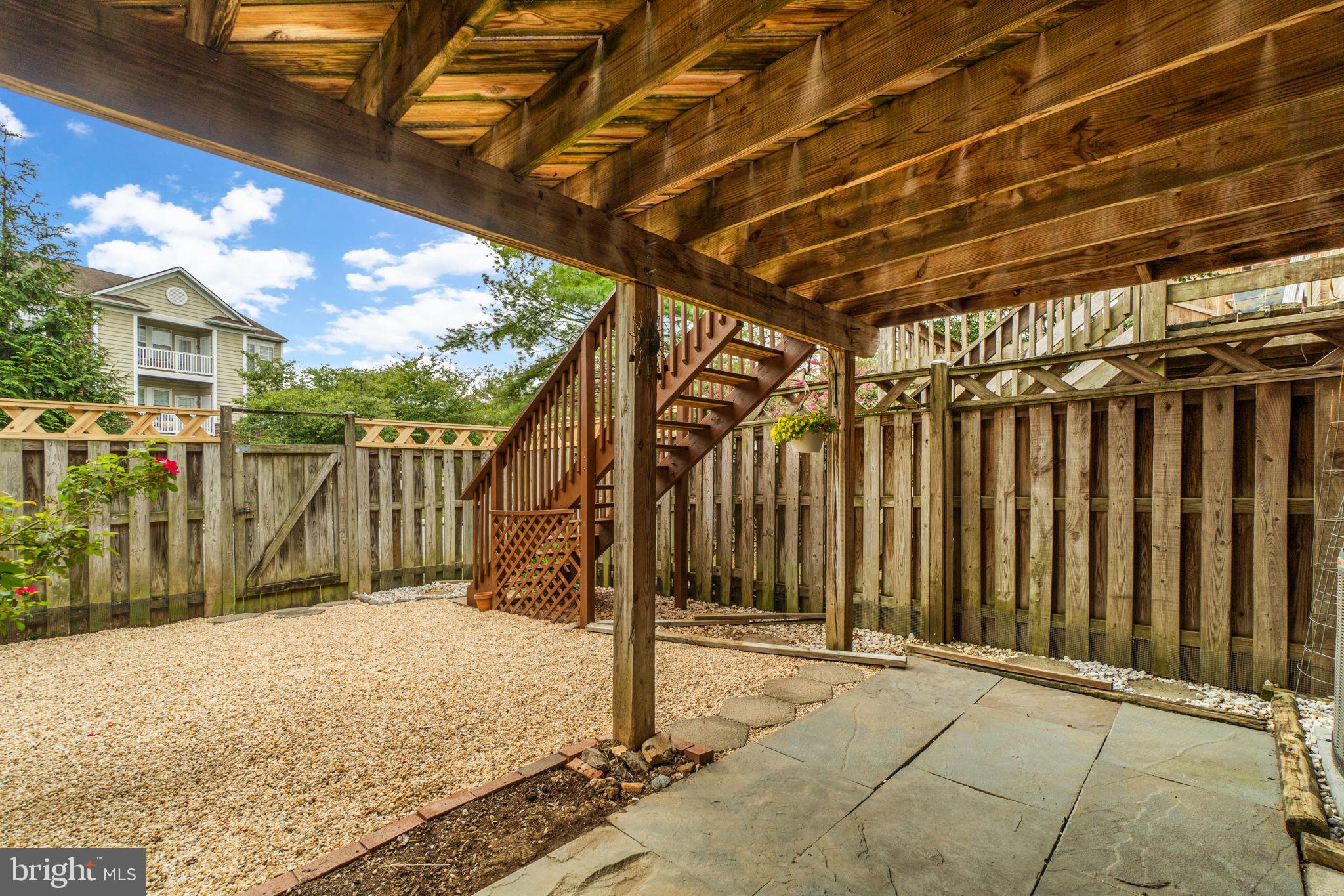 8033 HOLLOW REED COURT