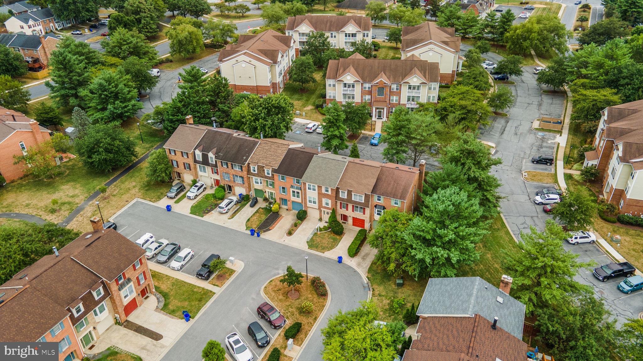 8033 HOLLOW REED COURT