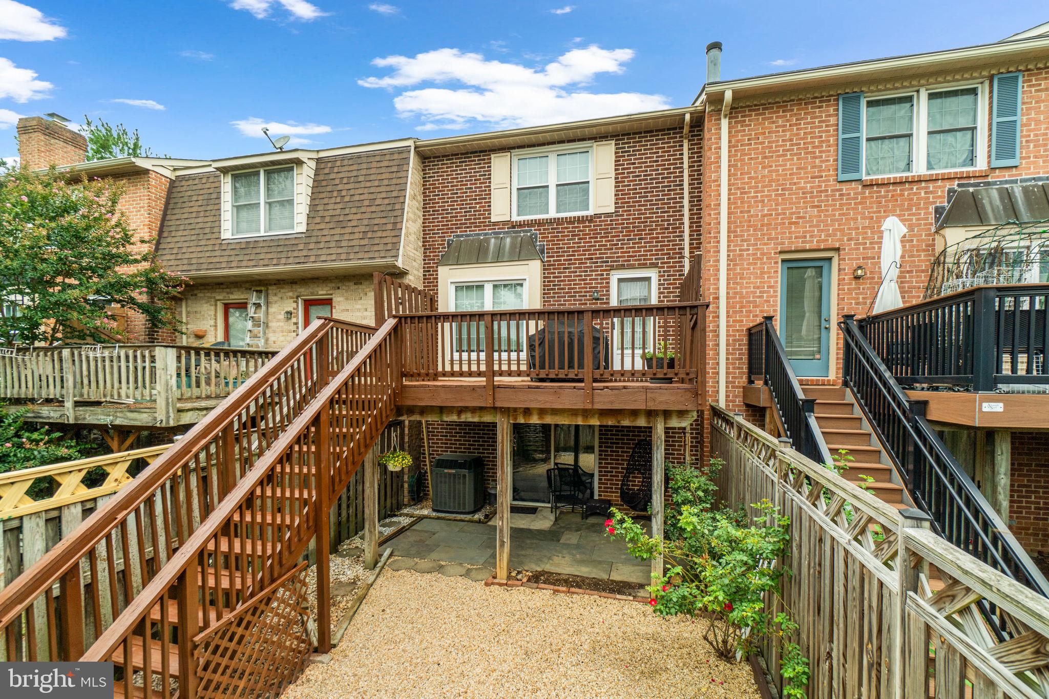 8033 HOLLOW REED COURT