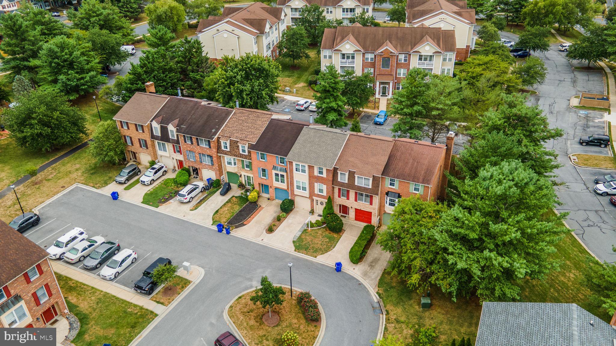 8033 HOLLOW REED COURT