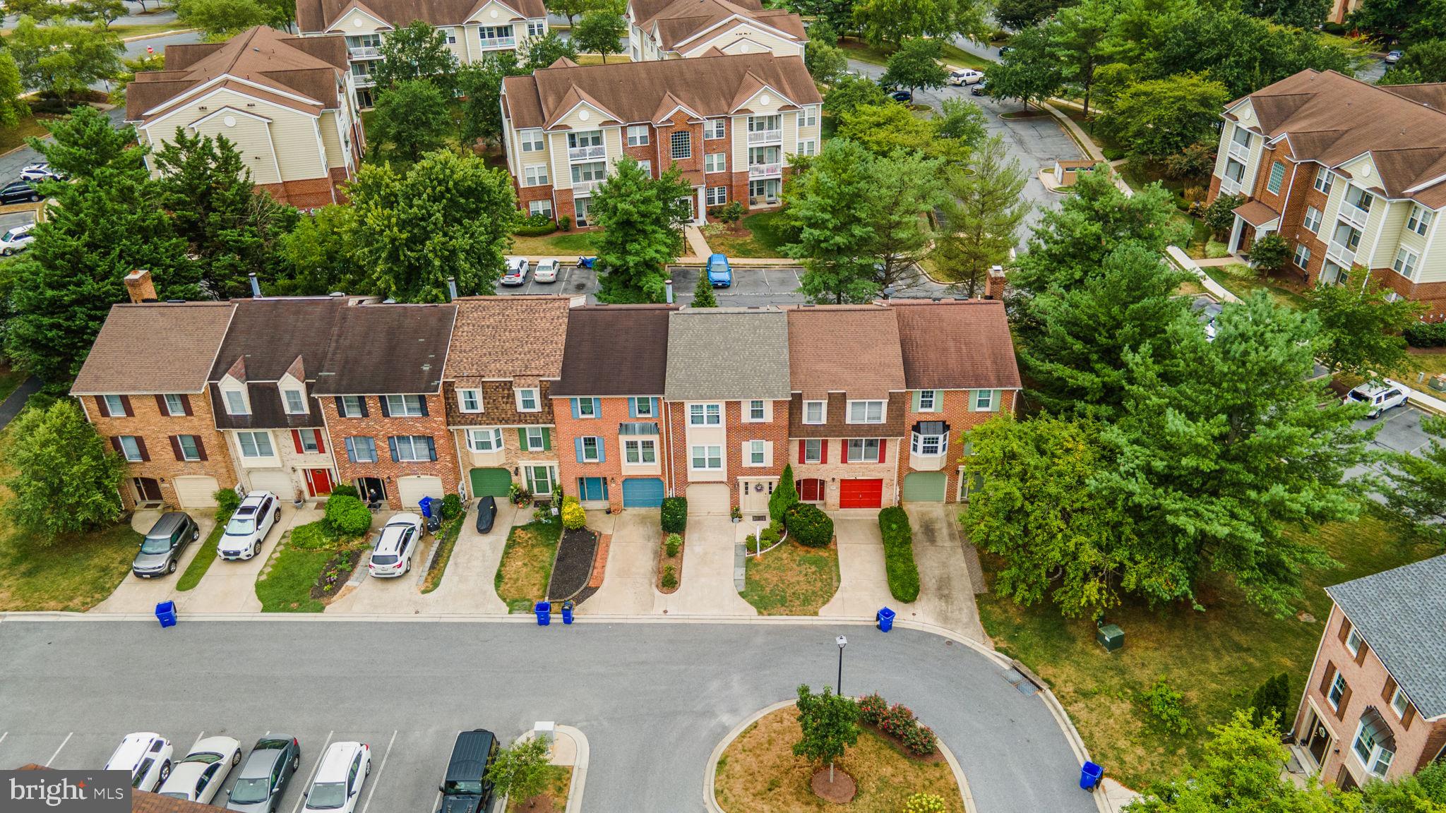 8033 HOLLOW REED COURT