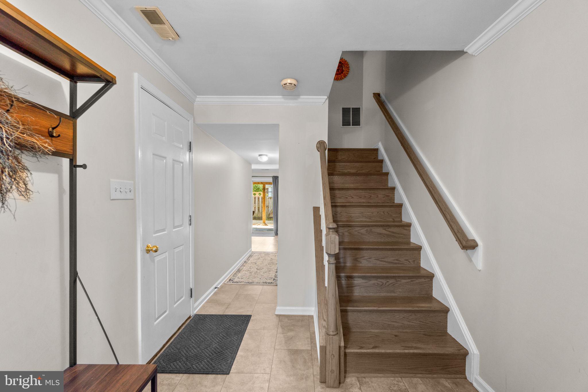 8033 HOLLOW REED COURT