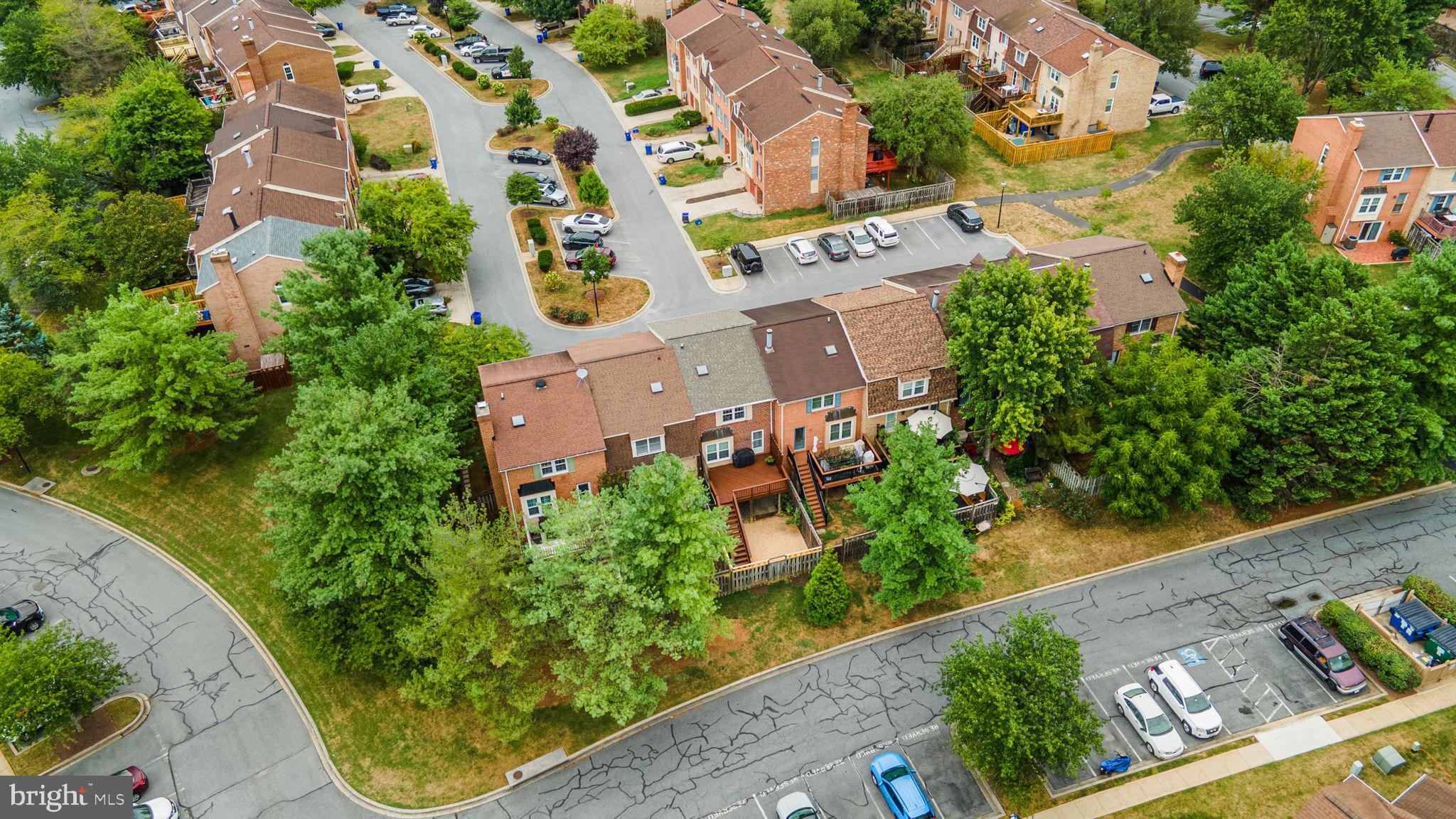 8033 HOLLOW REED COURT