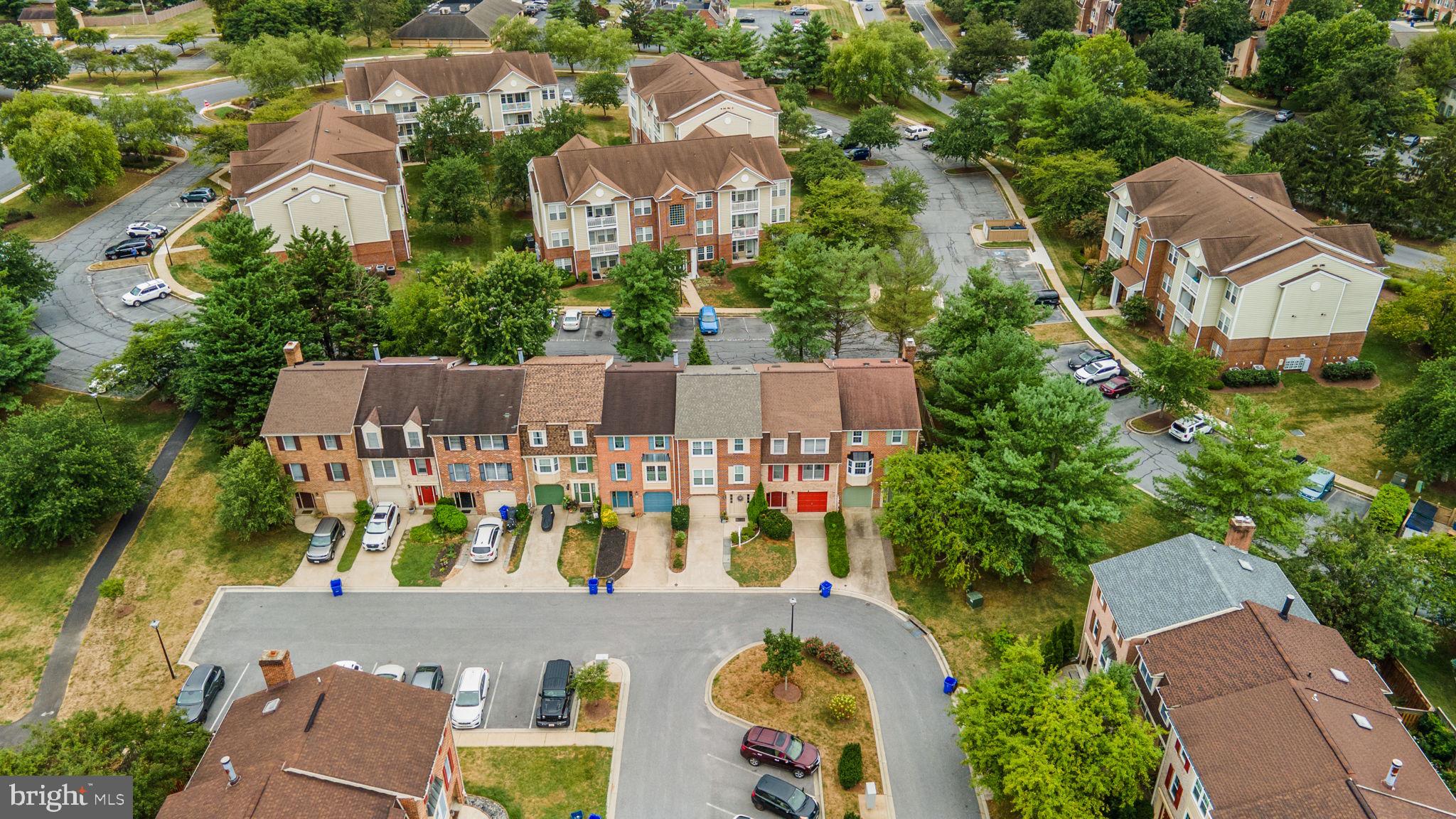 8033 HOLLOW REED COURT