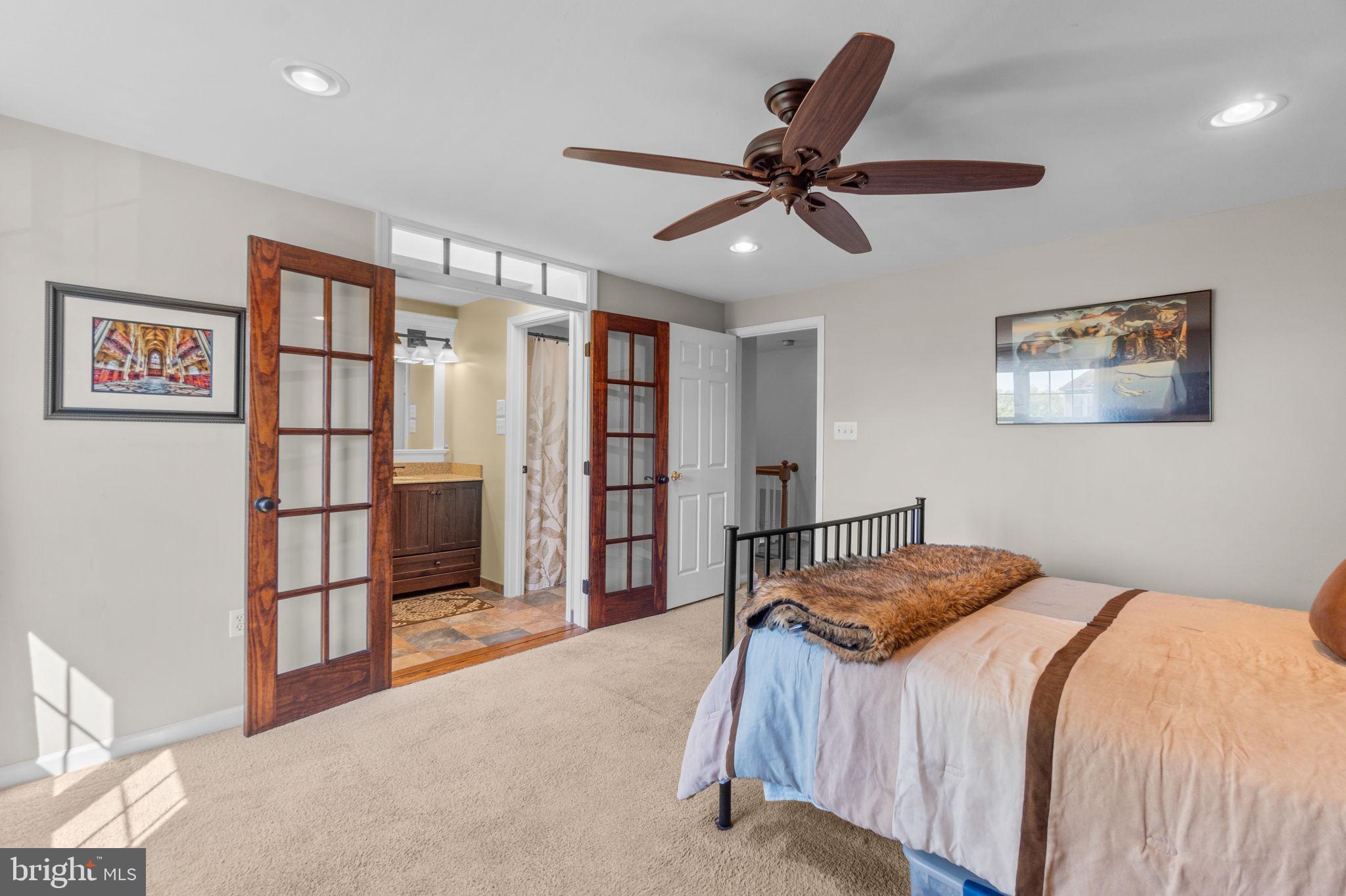 8033 HOLLOW REED COURT