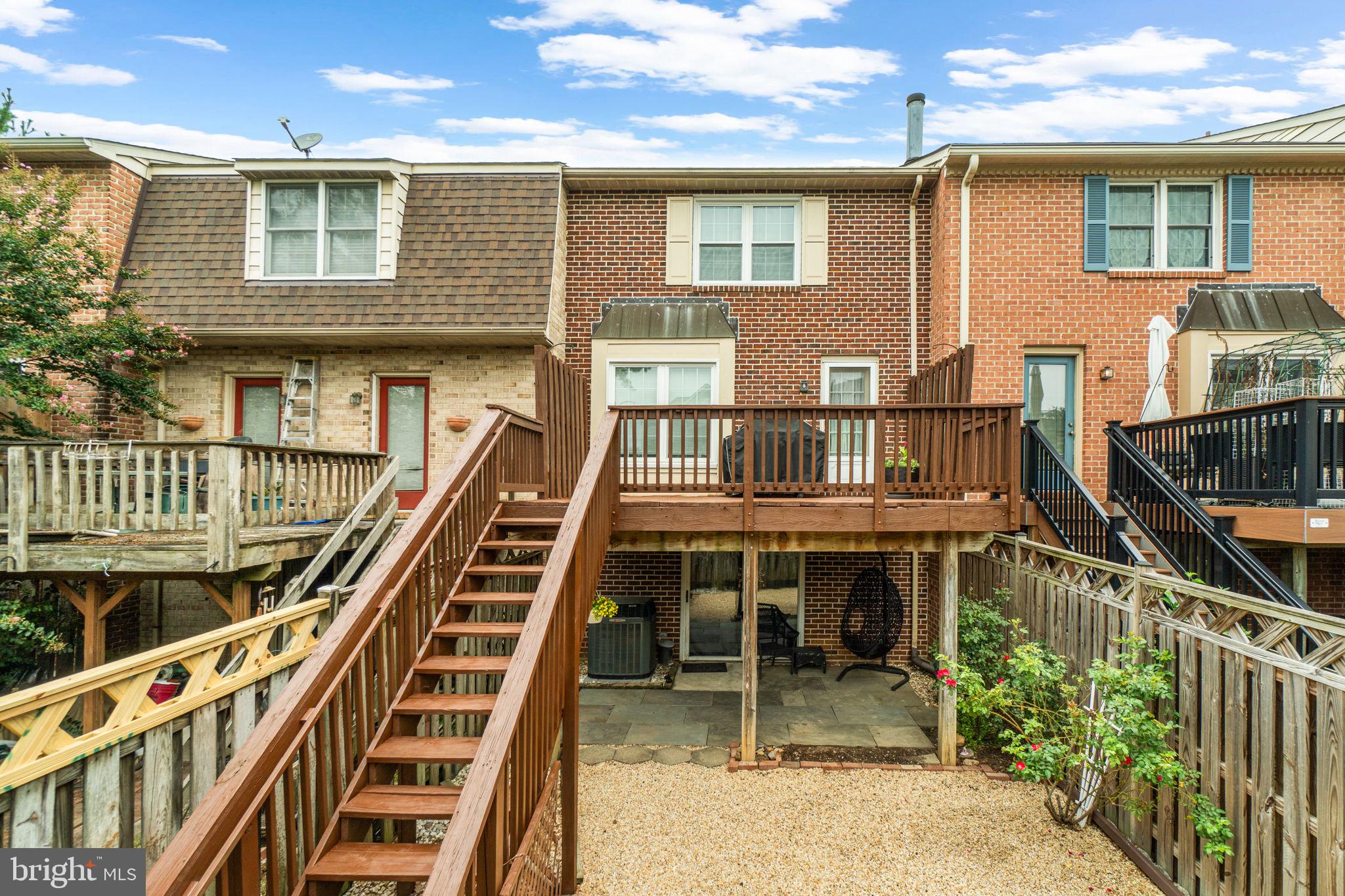 8033 HOLLOW REED COURT