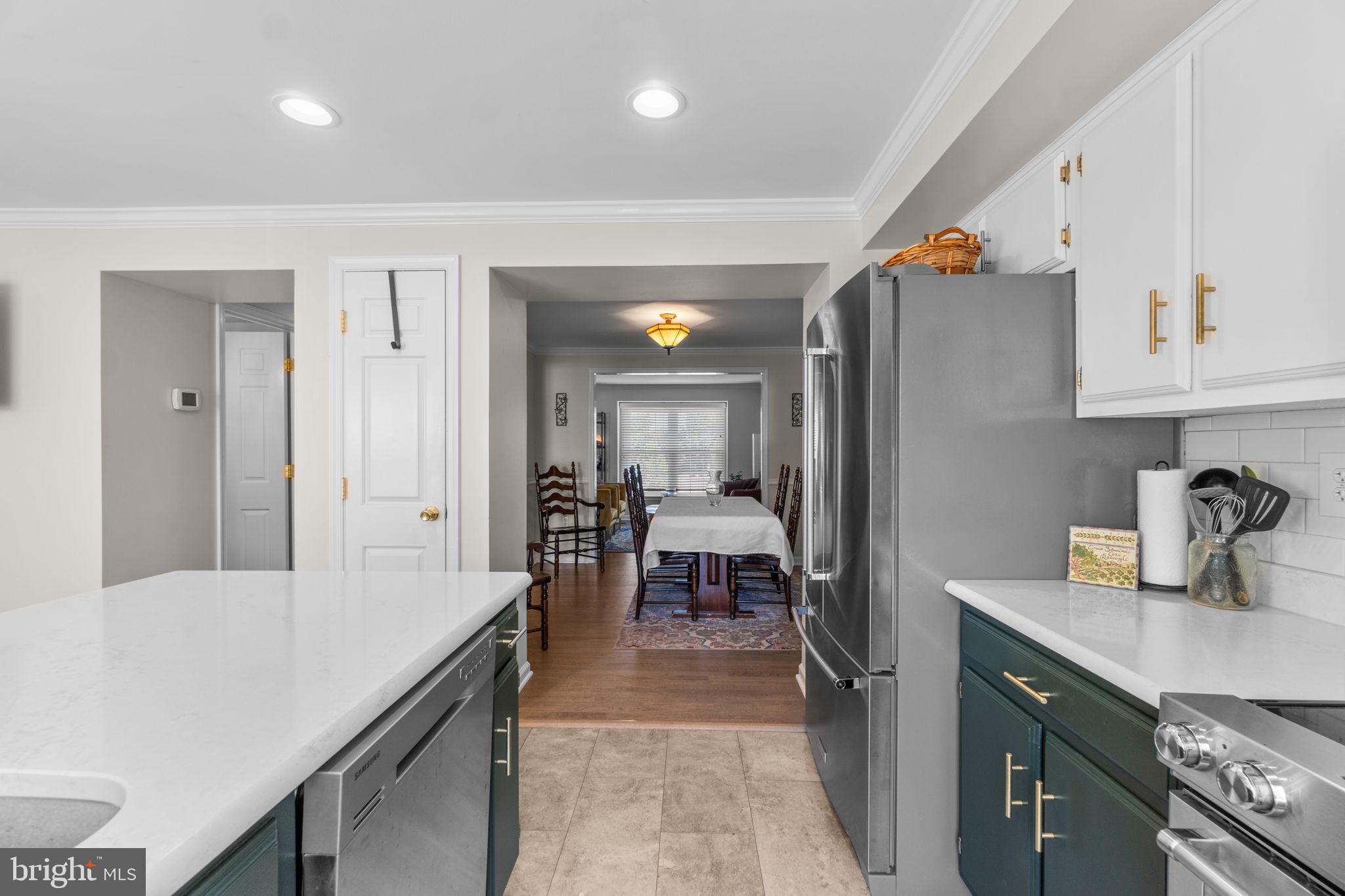 8033 HOLLOW REED COURT