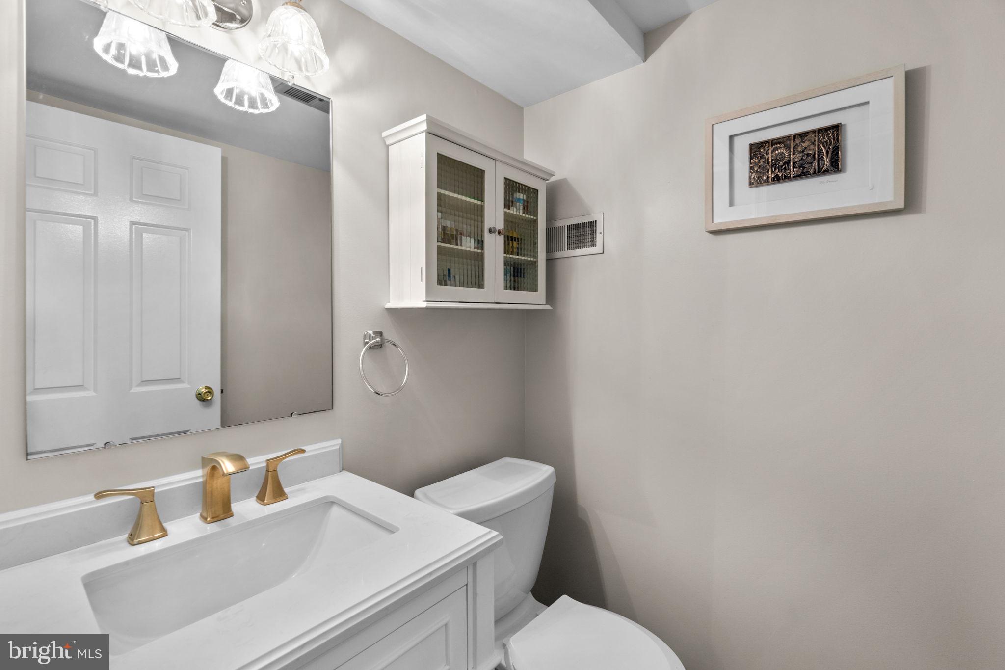 8033 HOLLOW REED COURT