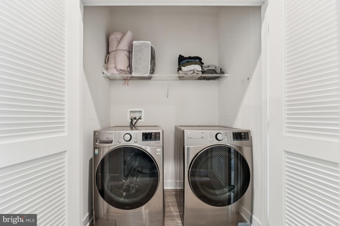 8715 SHADY PINES DRIVE