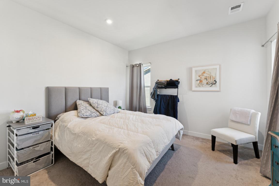 8715 SHADY PINES DRIVE