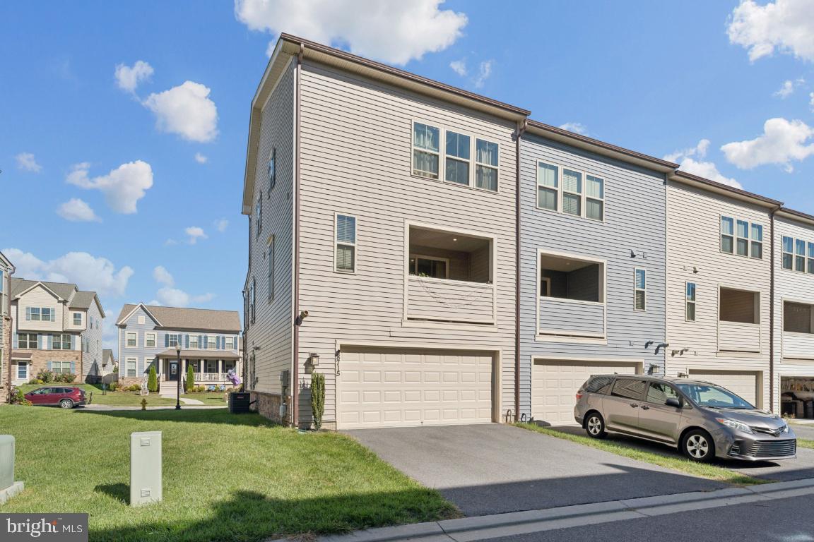 8715 SHADY PINES DRIVE