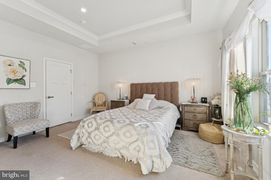 8715 SHADY PINES DRIVE