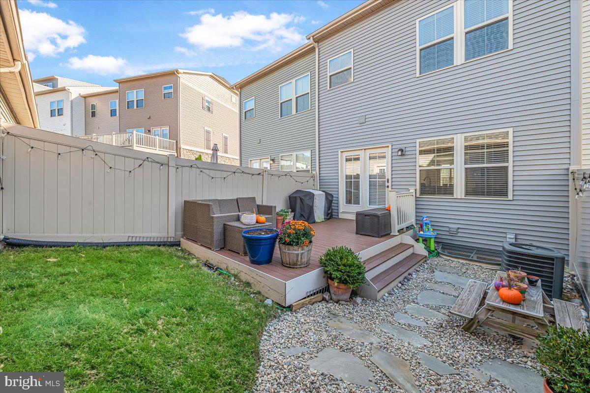 5806 PECKING STONE STREET