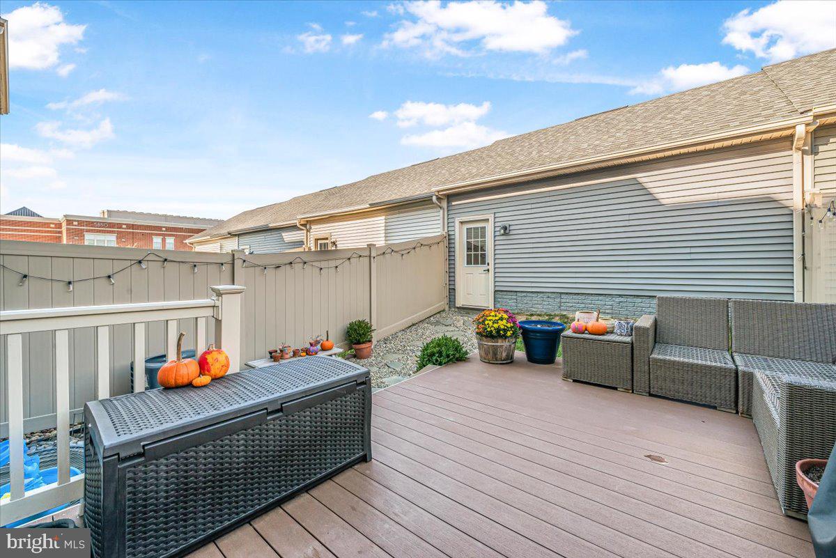 5806 PECKING STONE STREET